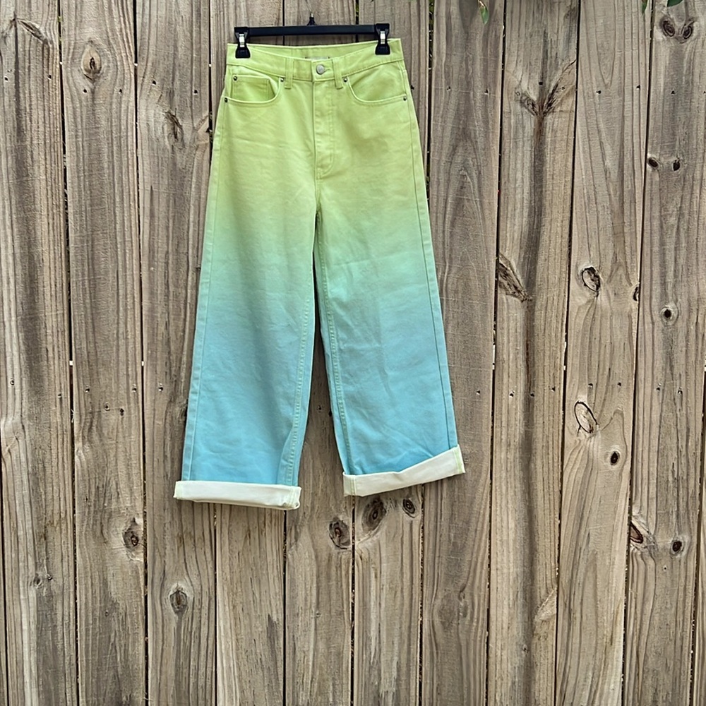 🍡🍡🍡 BDG HIGH & WIDE JEANS NWOT SIZE 26 🍡🍡🍡